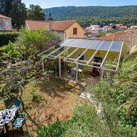 Lovely Apartment In Veli Losinj With Kitchen Екстер'єр фото