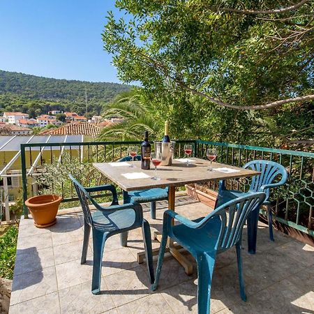 Lovely Apartment In Veli Losinj With Kitchen Екстер'єр фото
