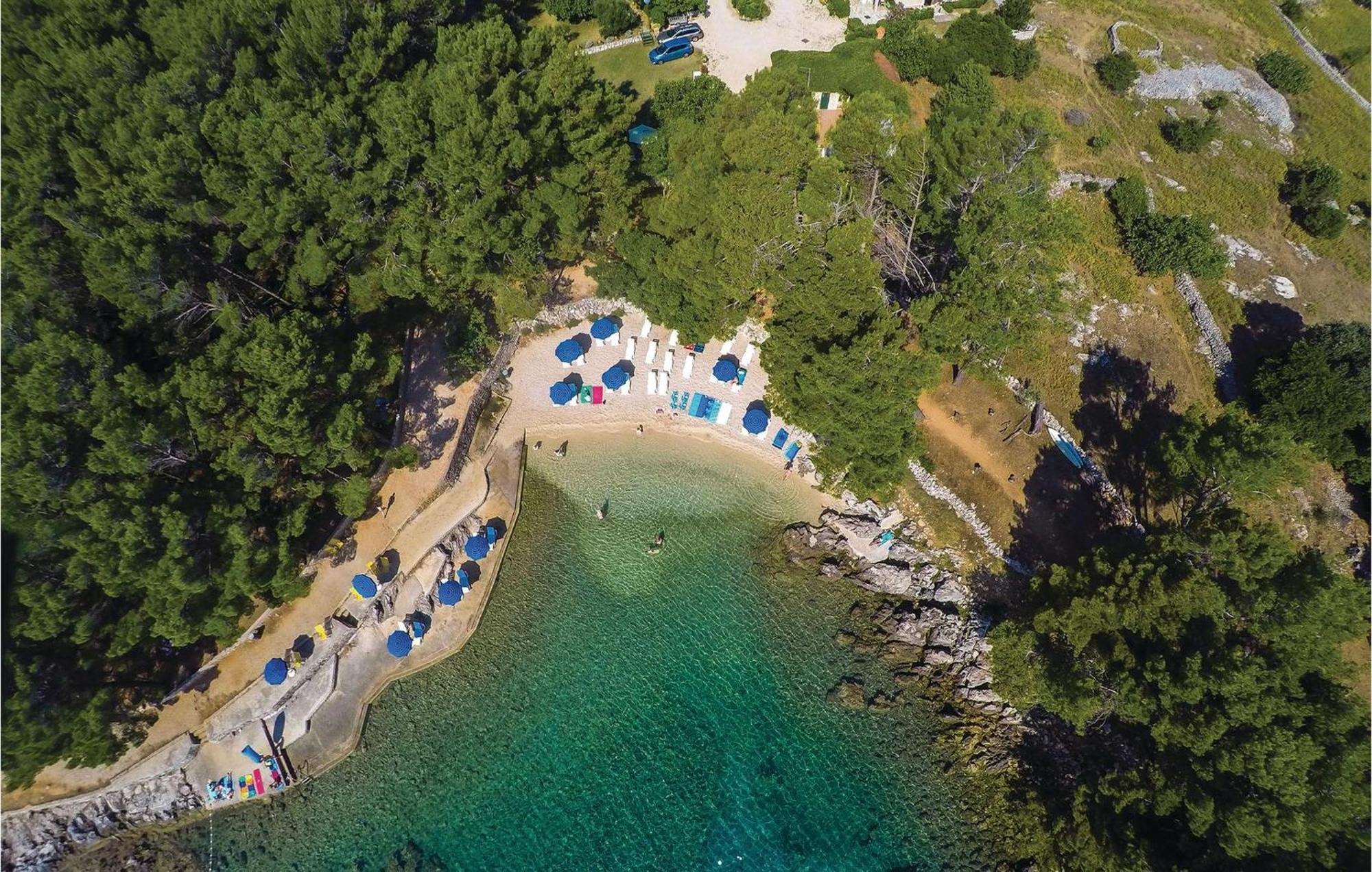 Lovely Apartment In Veli Losinj With Kitchen Екстер'єр фото