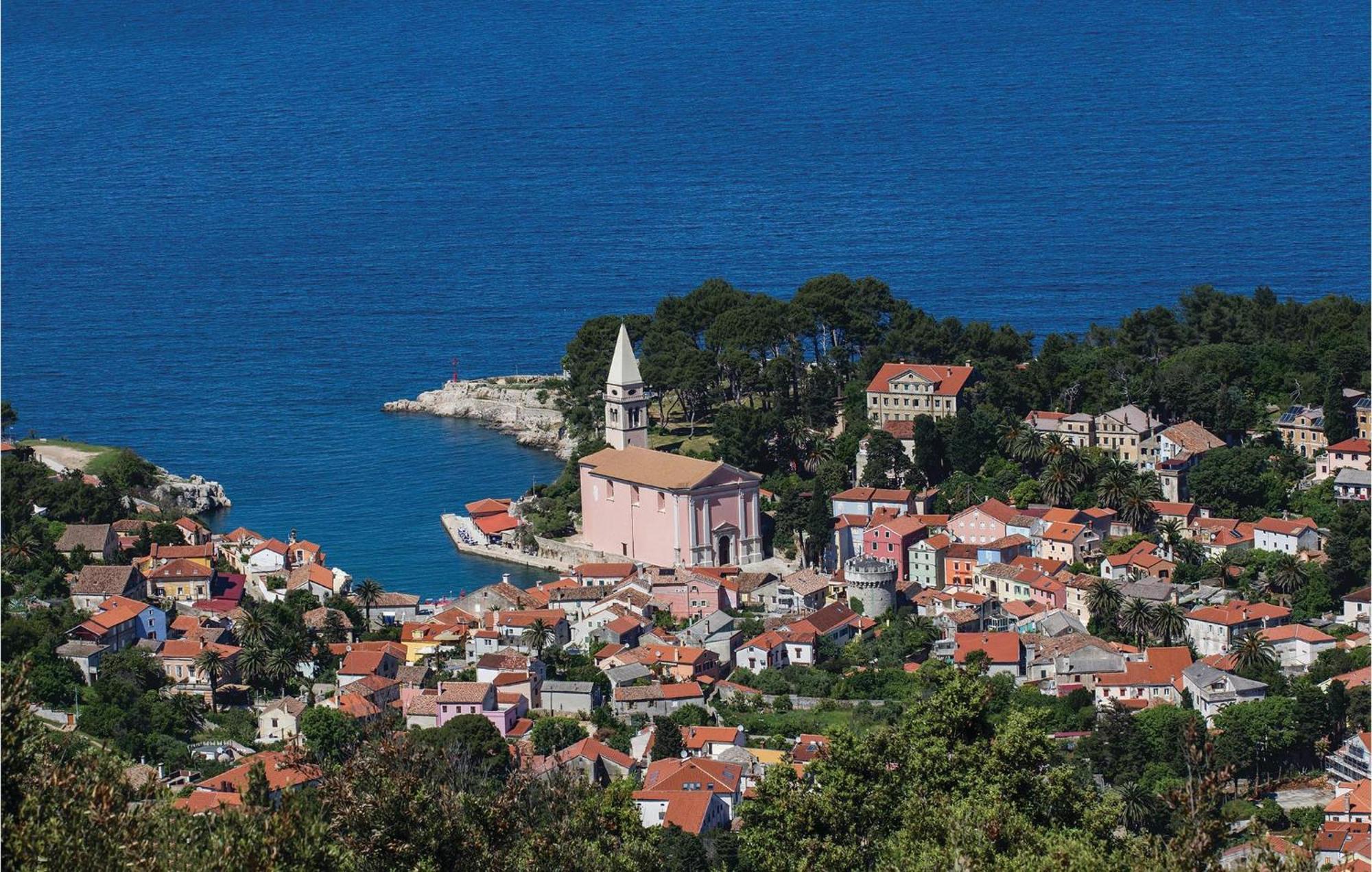 Lovely Apartment In Veli Losinj With Kitchen Екстер'єр фото